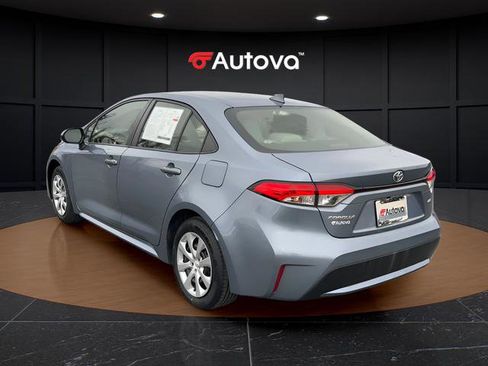 Used 2021 Toyota Corolla LE image 3