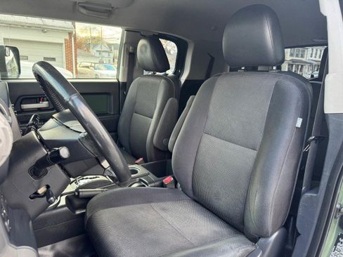 Used 2014 Toyota FJ Cruiser 4WD w/ Upgrade Package image 12