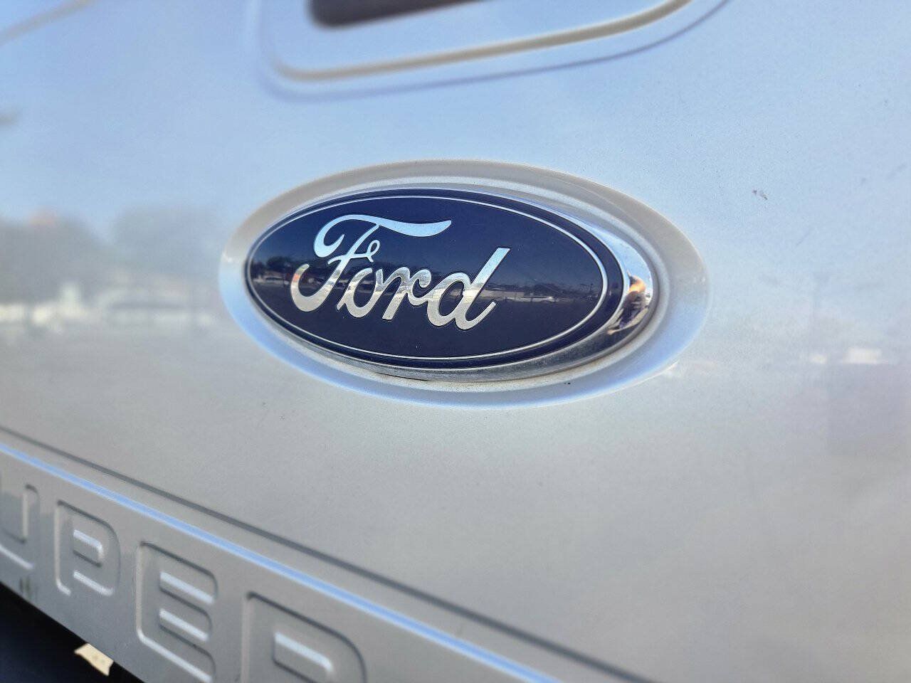 Used 2014 Ford F250 XLT w/ Camper Package AWD/4WD image 18