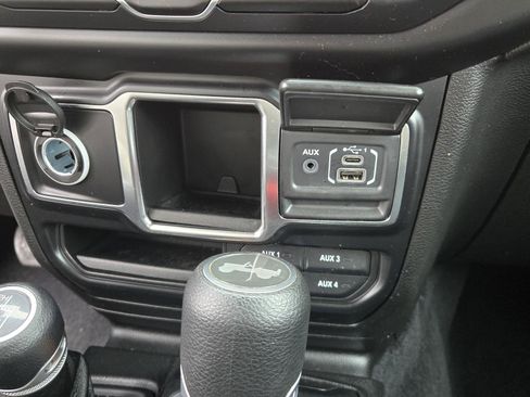 Used 2021 Jeep Wrangler Unlimited Sport AWD/4WD image 12