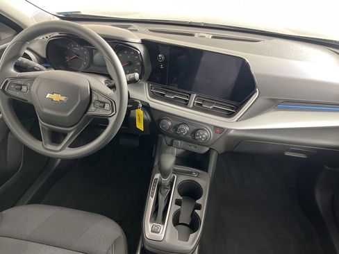 Certified 2025 Chevrolet Trax LS w/ LS Convenience Package FWD image 15