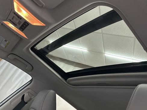 Used 2021 Toyota RAV4 XLE Premium image 22