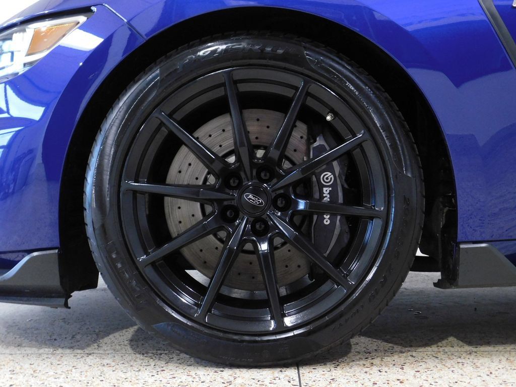 Used 2016 Ford Mustang Shelby GT350 w/ Technology Package RWD image 30