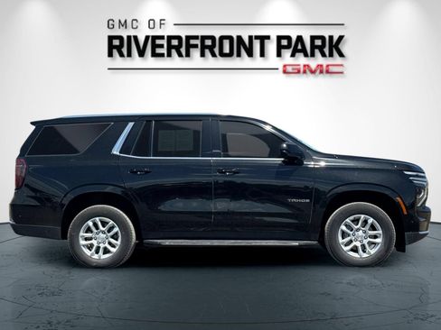 Used 2025 Chevrolet Tahoe LT AWD/4WD image 2
