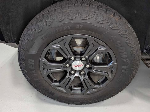 Used 2024 GMC Canyon Elevation w/ Convenience Package image 3