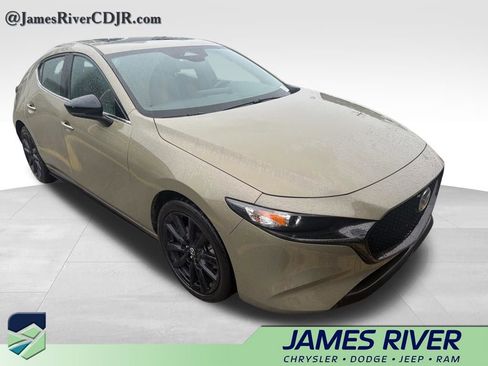 Used 2024 MAZDA MAZDA3 s AWD/4WD image 3