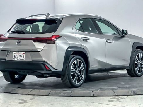 Used 2022 Lexus UX 250h image 2