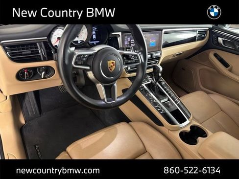 Used 2020 Porsche Macan AWD/4WD image 9