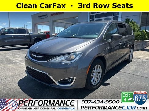 Used 2020 Chrysler Pacifica Touring FWD image 1