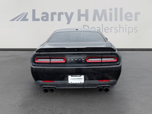 Used 2018 Dodge Challenger R/T RWD image 5