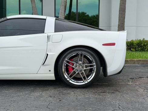 Used 2007 Chevrolet Corvette Z06 w/ Preferred Equipment Group RWD image 12