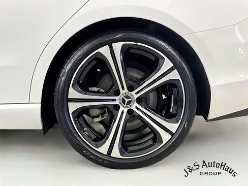 Used 2022 Mercedes-Benz C 300 Sedan w/ Exclusive Trim Package image 39
