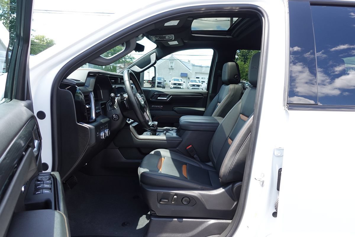 Used 2024 GMC Sierra 1500 AT4 w/ Technology Package AWD/4WD image 20