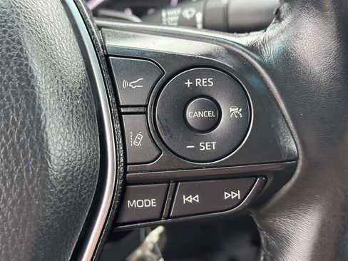 Used 2020 Toyota Camry SE image 14