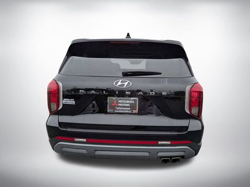 Used 2024 Hyundai Palisade SEL w/ Premium Package FWD image 5