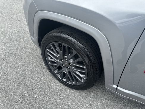 Used 2023 Jeep Compass Limited image 11