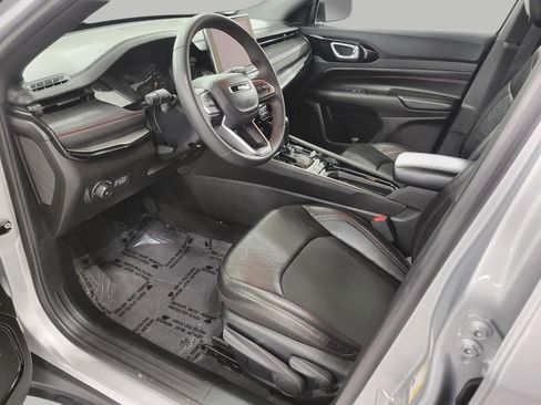 Used 2025 Jeep Compass Trailhawk AWD/4WD image 33