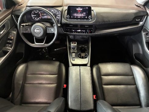 Used 2023 Nissan Rogue SV w/ SV Premium B Package FWD image 3