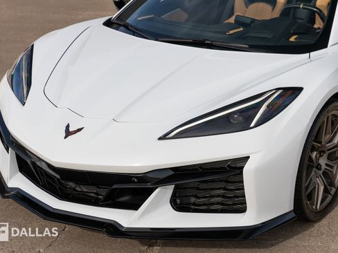 Used 2023 Chevrolet Corvette Z06 image 6