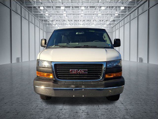 Used 2018 GMC Savana 2500 w/ Driver Convenience Package RWD image 2