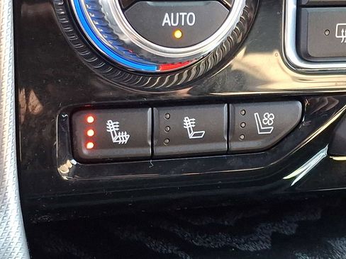 Used 2024 GMC Yukon Denali image 27