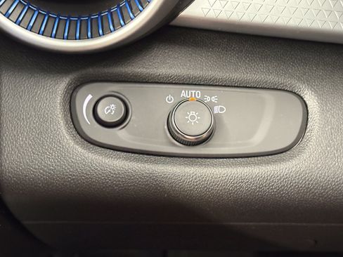 Used 2024 Chevrolet Trax LS w/ LS Convenience Package FWD image 17