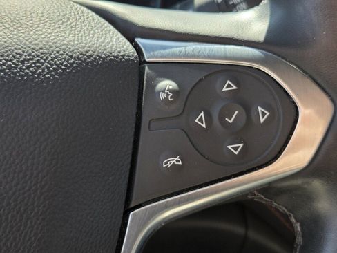 Used 2023 Chevrolet Traverse RS FWD image 26