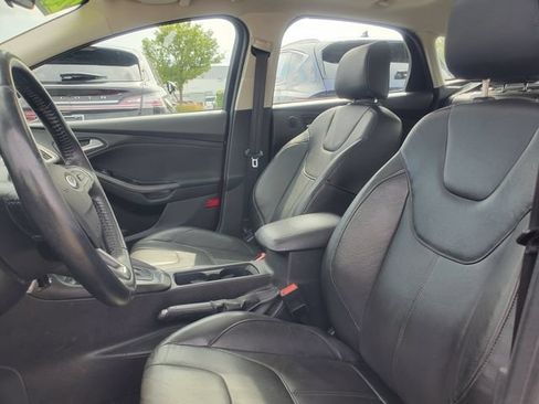 Used 2015 Ford Focus SE w/ Equipment Group 201A FWD image 8