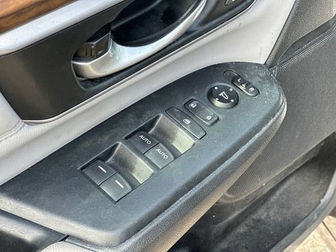 Used 2017 Honda CR-V Touring image 17
