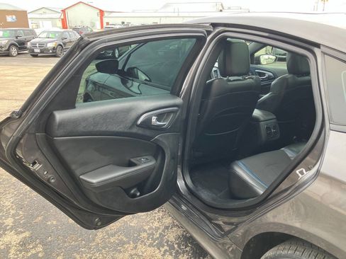 Used 2015 Chrysler 200 S w/ Navigation & Sound Group I image 11