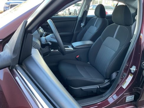 Used 2024 Nissan Sentra SV image 14