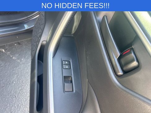 Used 2022 Toyota RAV4 LE FWD image 16