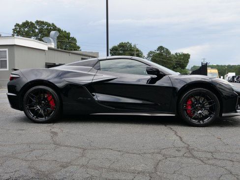 Used 2024 Chevrolet Corvette Z06 w/ Stealth Interior Trim Package RWD image 14