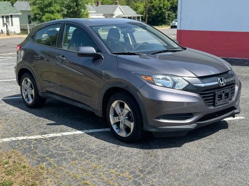 Used 2016 Honda HR-V LX image 3