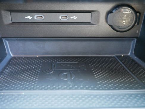 Used 2024 Volkswagen Taos SE w/ Panoramic Sunroof Package image 30