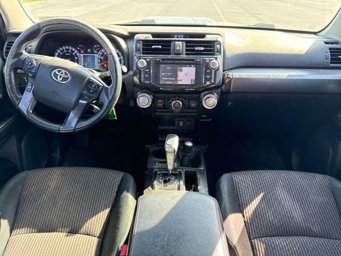 Used 2017 Toyota 4Runner TRD Off-Road AWD/4WD image 18