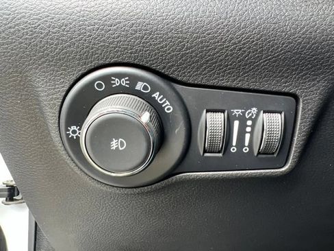Used 2025 Jeep Compass Limited w/ Elite Group AWD/4WD image 21