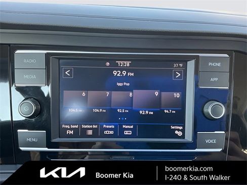 Used 2024 Volkswagen Jetta SE image 22