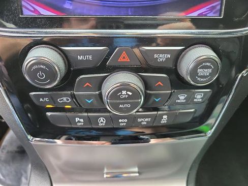 Used 2019 Jeep Grand Cherokee Limited image 14