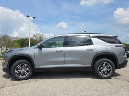 New 2026 Chevrolet Traverse LT w/ Driver Confidence Package AWD/4WD image 13