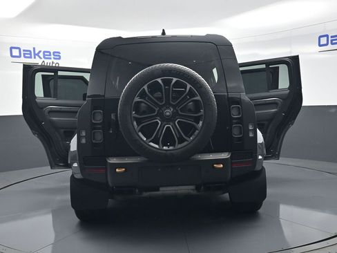 Used 2025 Land Rover Defender 110 AWD/4WD image 57