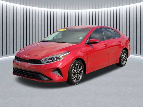 Used 2023 Kia Forte LXS w/ LXS Technology Package FWD image 3
