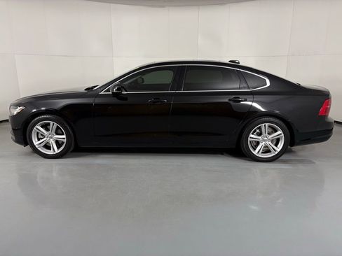 Used 2018 Volvo S90 T5 Momentum w/ Convenience Package FWD image 5