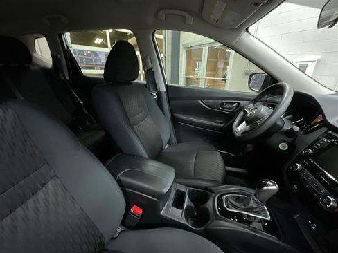 Used 2020 Nissan Rogue S image 25