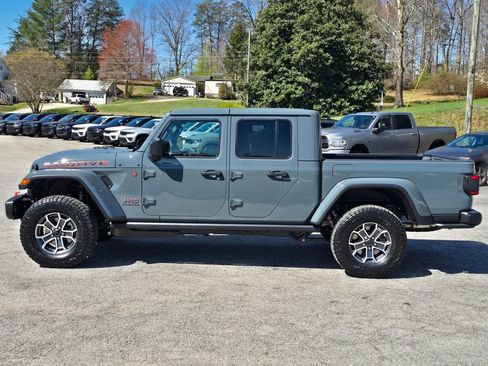 New 2026 Jeep Gladiator Mojave image 16