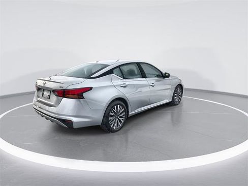 Certified 2024 Nissan Altima 2.5 SV image 8