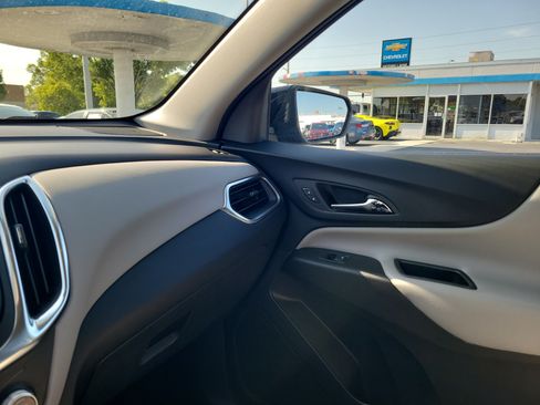 Used 2024 Chevrolet Equinox LT FWD image 27