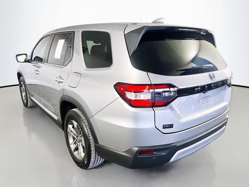 Used 2025 Honda Pilot EX-L image 6