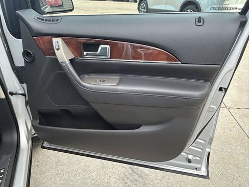 Used 2014 Lincoln MKX AWD w/ Equipment Group 101A image 16