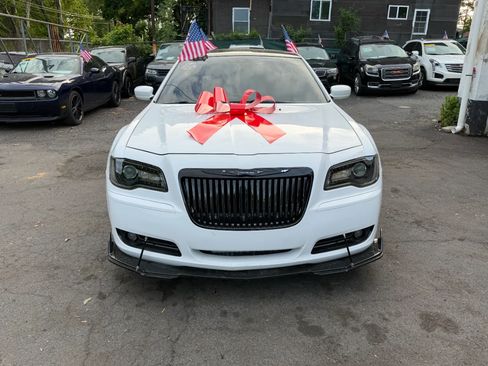 Used 2012 Chrysler 300 S RWD image 17